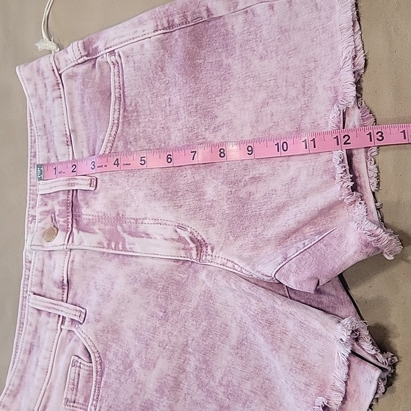 Universal Thread Size 4 /27 Acid Washed Purple High Rise Midi Cutoff Shorts NWOT - Picture 5 of 10